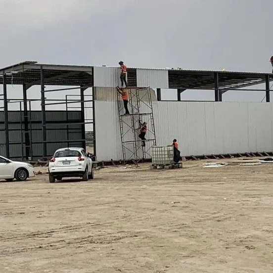 أفضل ورشة حداد لتنفيذ  هناجر مستودعات ساندوتش بنل الطائف