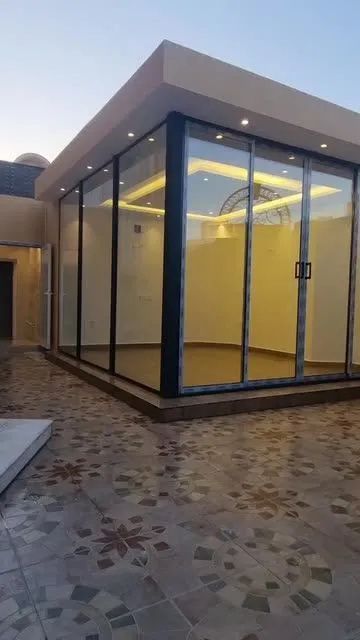 ملاحق  ساندوتش  بانل عنيزة  القصيم